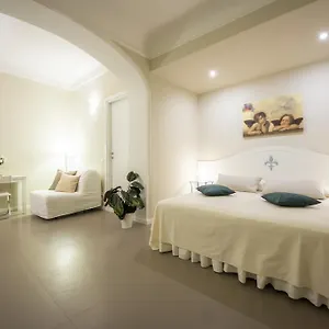 Santa Maria Novella Modern Apartment Florence